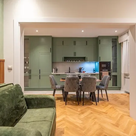 Elegant & Stylish 2-bedroom * София
