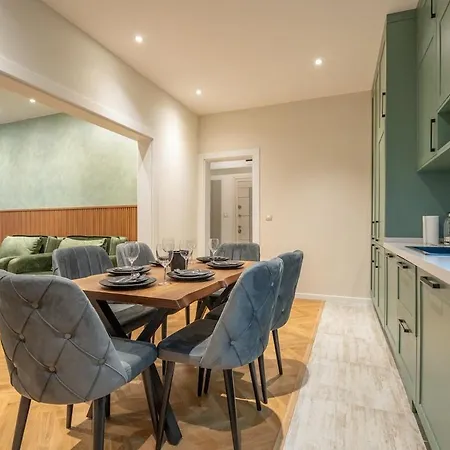 Apartment Elegant & Stylish 2-bedroom *