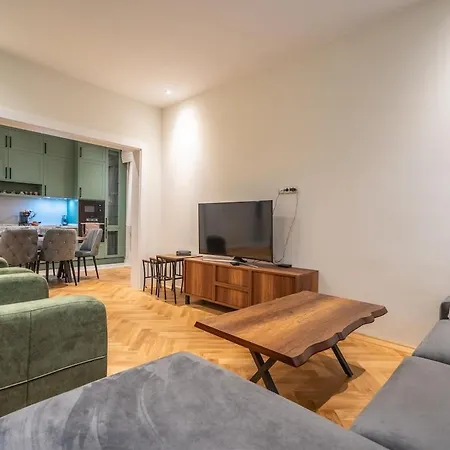 Apartment Elegant & Stylish 2-bedroom *